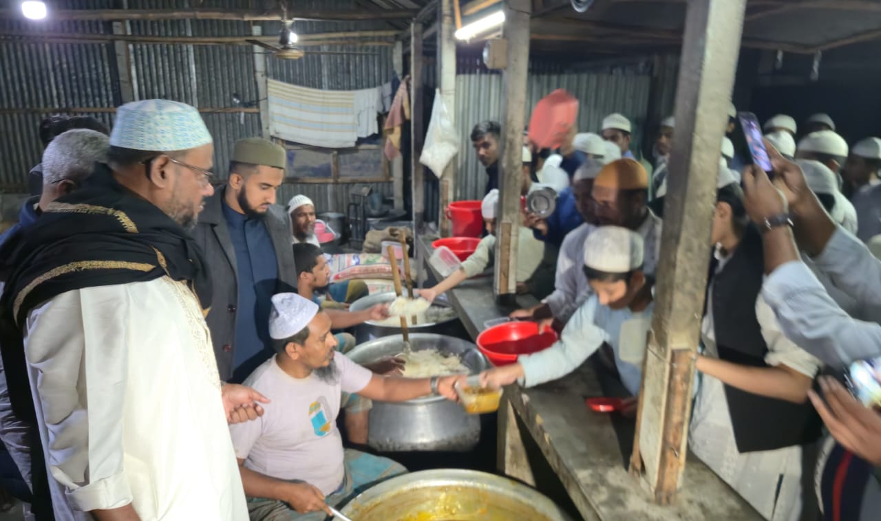 তারেক রহমানের জন্মদিনে টাঙ্গাইল ধুলের চর মাদ্রাসায় এতিমদের মাঝে টুকুর খাবার বিতরণ