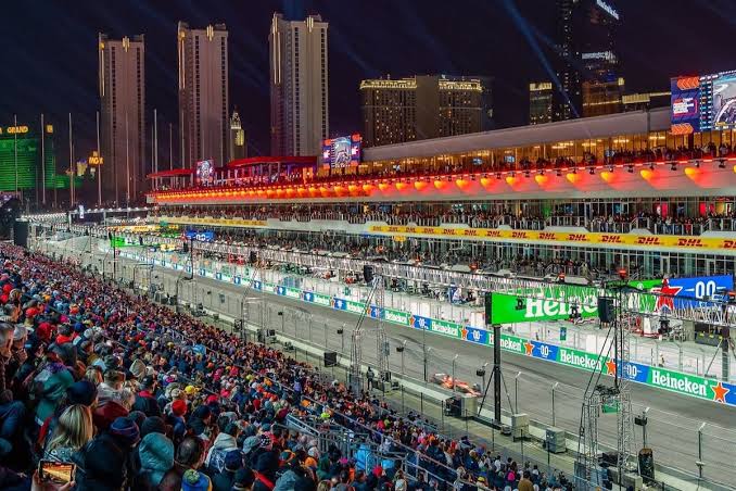 Sold-out Las Vegas GP shows F1 'at its best': Prazer