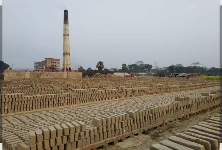  প্রশাসনের নাকের ডগায় অবৈধ ইট ভাটা: মানিকগঞ্জে কৃষিজমি ধ্বংসের মুখে