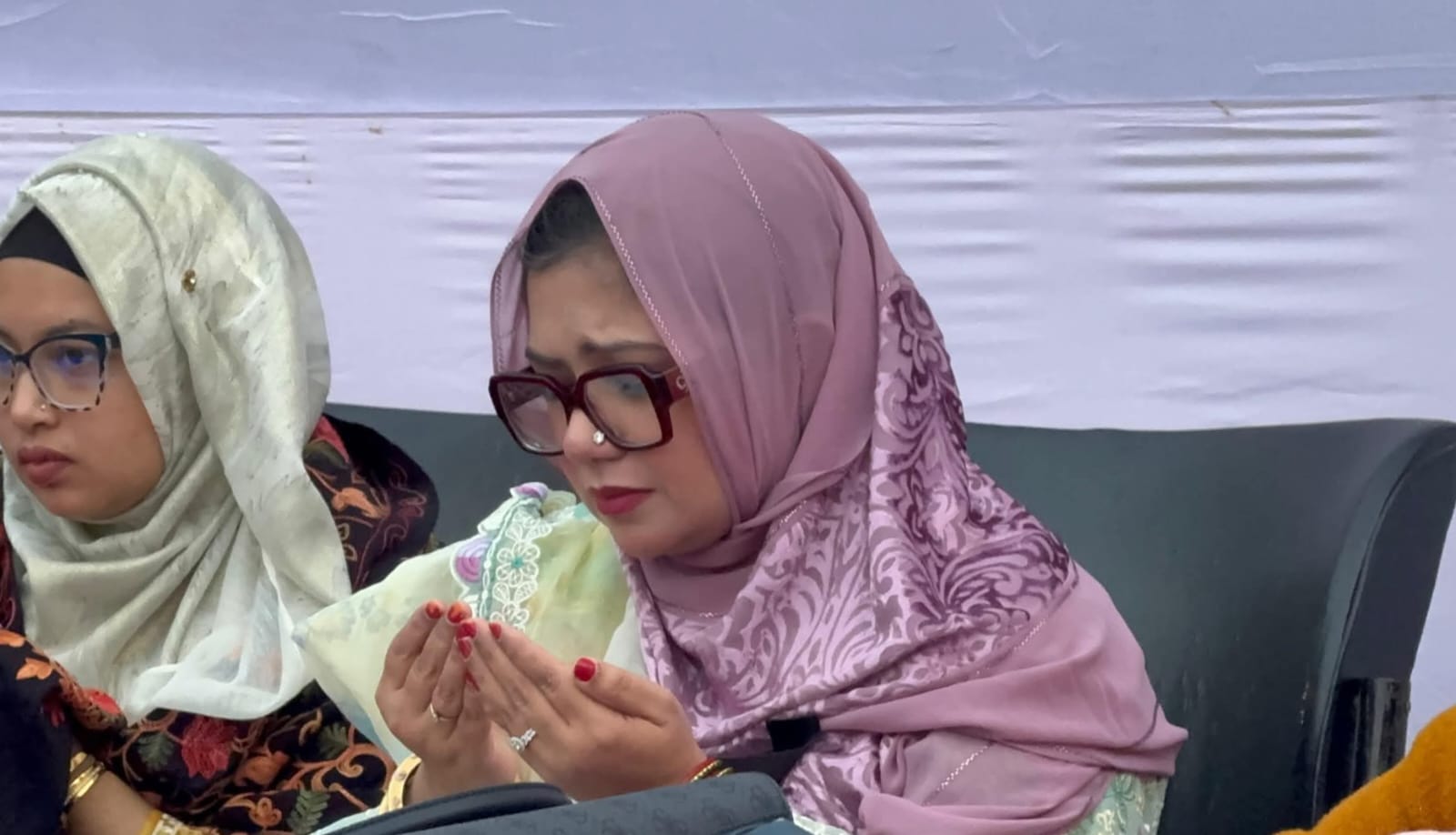 খালেদা জিয়ার রোগমুক্তি ও সুস্থতা কামনায় টাঙ্গাইলে দোয়া মাহফিল