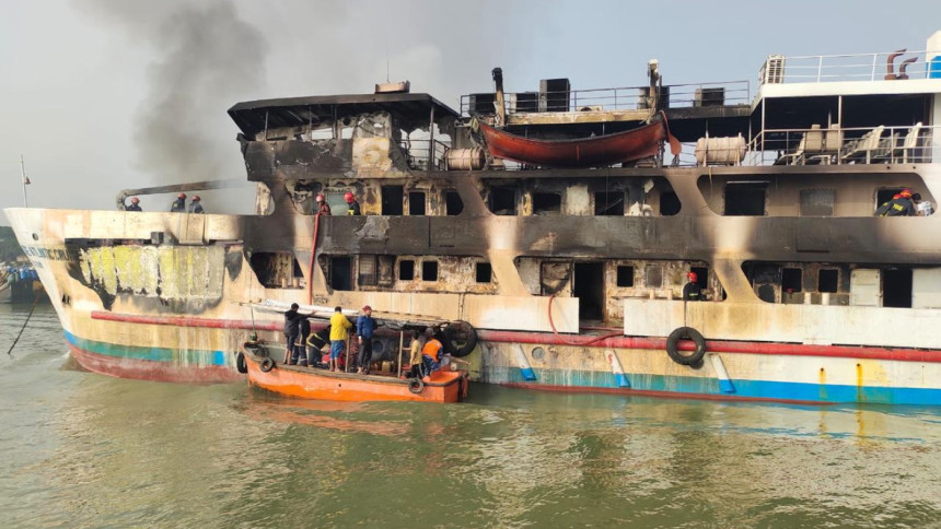 Man killed as St Martin’s-bound vessel catches fire in Cox’s Bazar