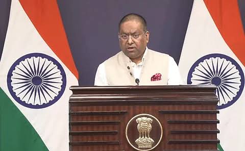 India seeks closer ties with Bangladesh