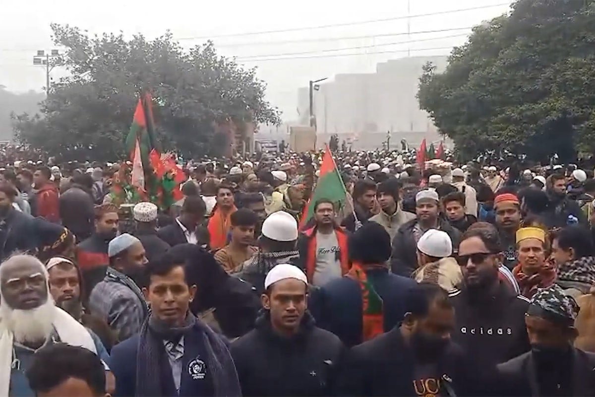 মানিক মিয়া অ্যাভিনিউ অভিমুখে জনতার ঢল