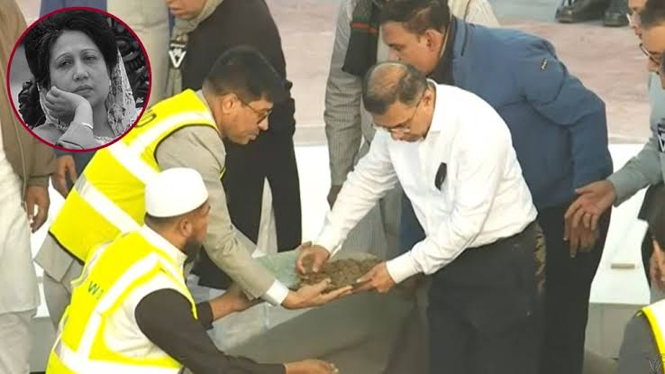 নিজ হাতে খালেদা জিয়াকে শায়িত করলেন তারেক রহমান