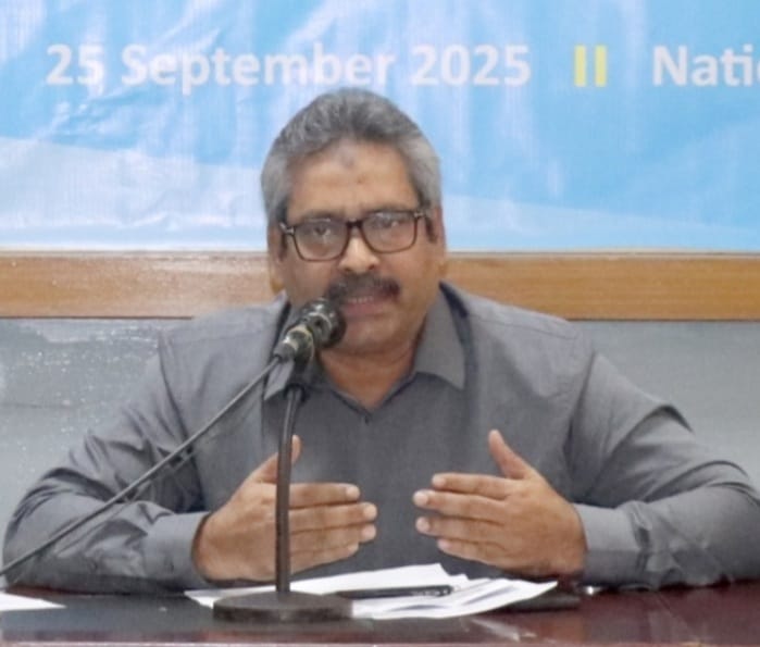 মাইক্রোক্রেডিট ব্যাংক: উন্নয়নের নামে বিপজ্জনক পরীক্ষা