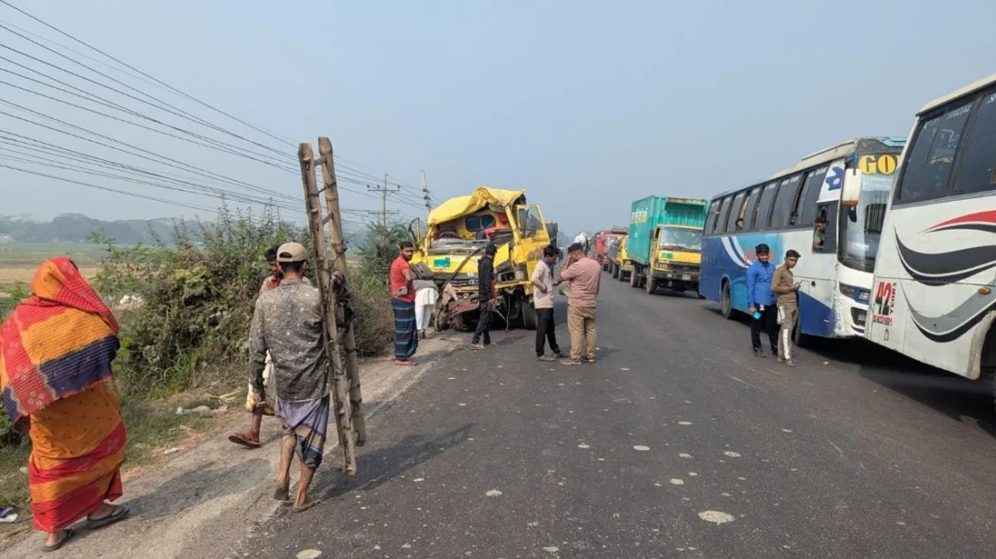 ভাঙ্গায় বাস-ট্রাকের মুখোমুখি সংঘর্ষে নিহত ২, আহত ১০
