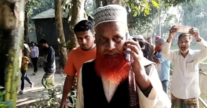 টাঙ্গাইলে ভোটারদের টাকা দেওয়ার সময় তোপের মুখে জামায়াত নেতা