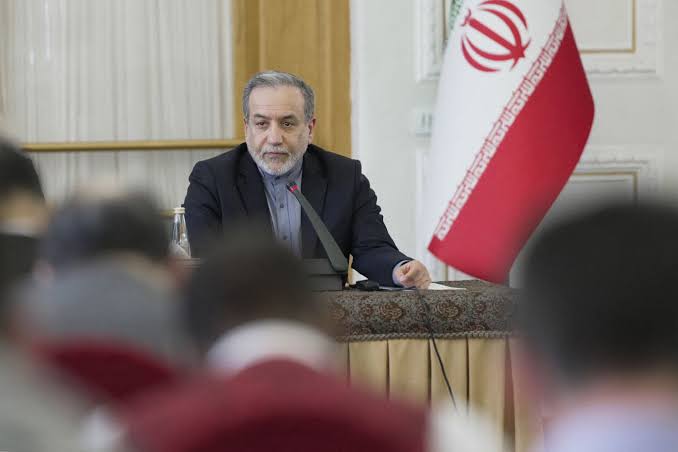 Iran vows to resist any US attack, insists ready for nuclear deal