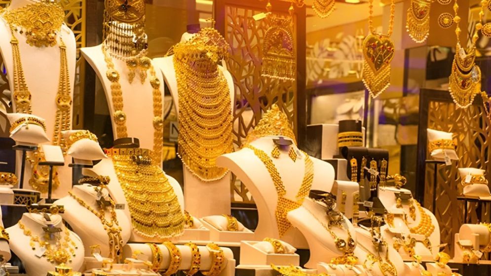 Gold prices drop by Tk7,640 per bhori