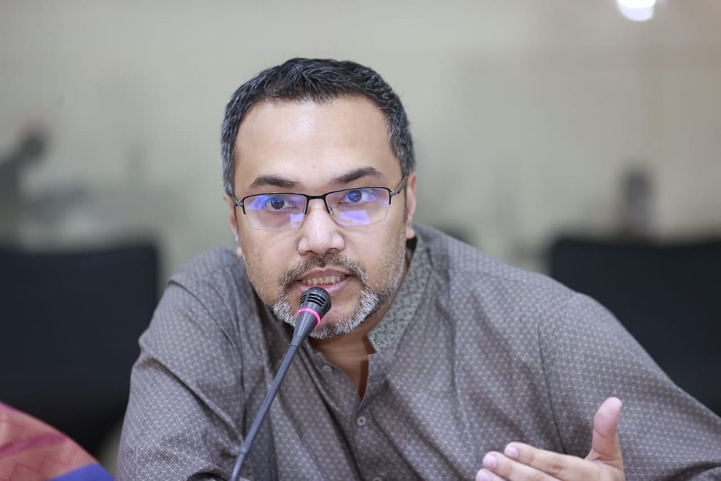 জাল ভোট দিতে হাজার হাজার বোরকা ও নেকাব তৈরি করা হচ্ছে: মাহদী আমিনের বিস্ফোরক অভিযোগ