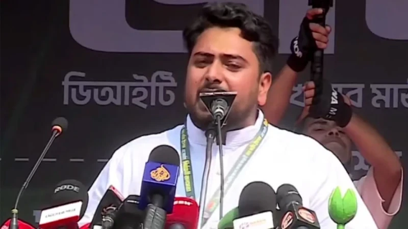 নির্বাচিত হলে ঢাকা-১১ থেকে ভূমিদস্যুদের সিন্ডিকেট চিরতরে নির্মূল করা হবে’—নাহিদ ইসলাম