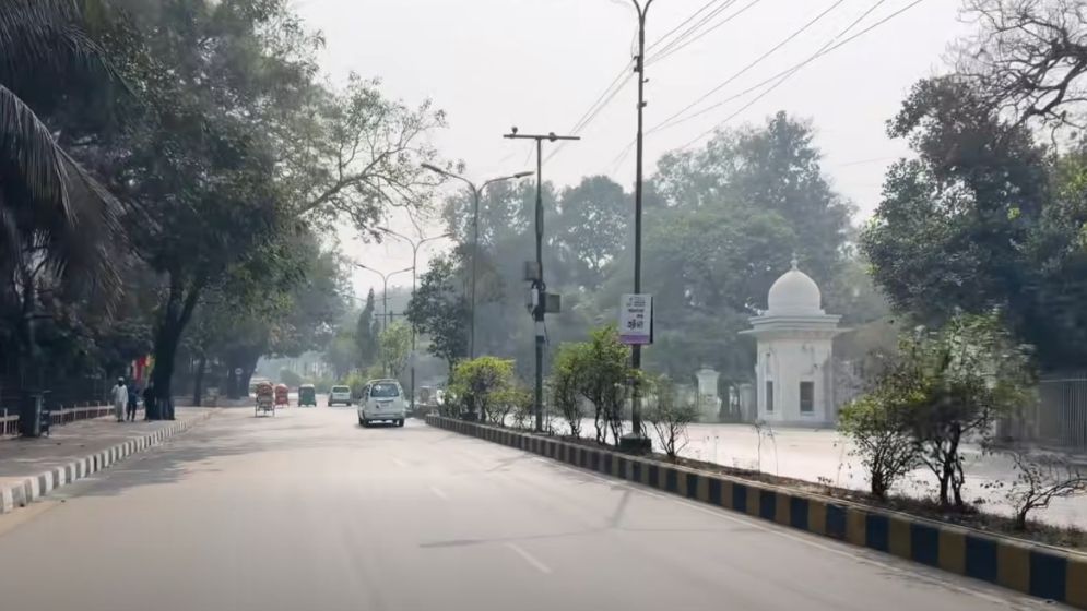 ঢাকার ব্যস্ত রাজপথ ফাঁকা, নির্বাচনী আমেজ অলিগলিতে