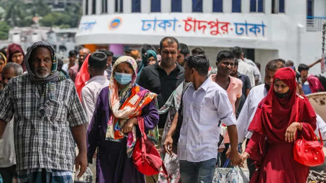 Working people returning to Dhaka after Eid
