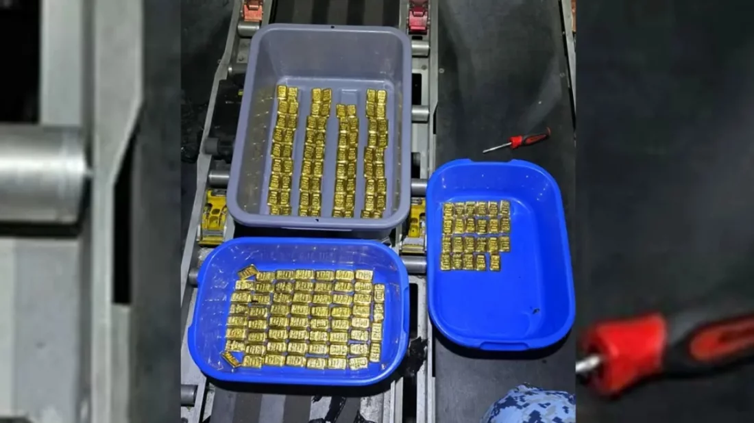 18 kg of gold recovered from airplane toilet