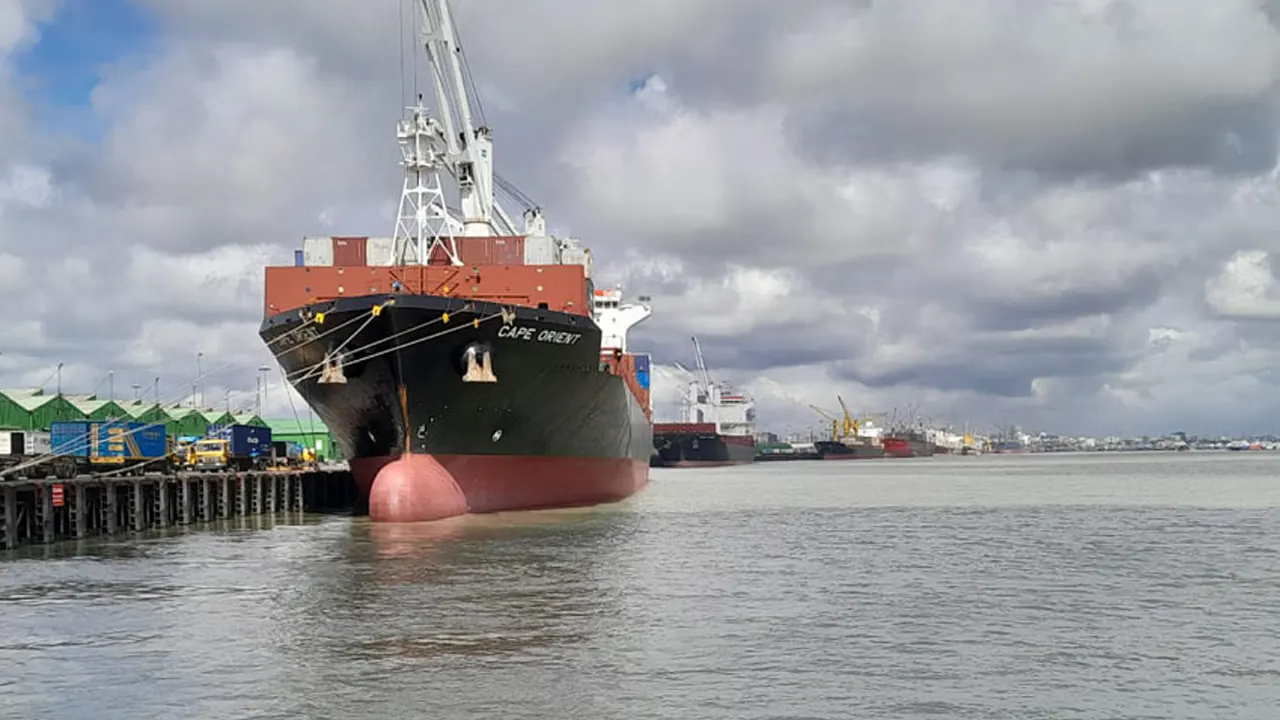 27,300 tons of diesel came from Singapore today