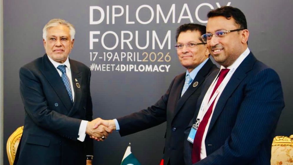 BD, Pakistan's FM discuss strengthening ties