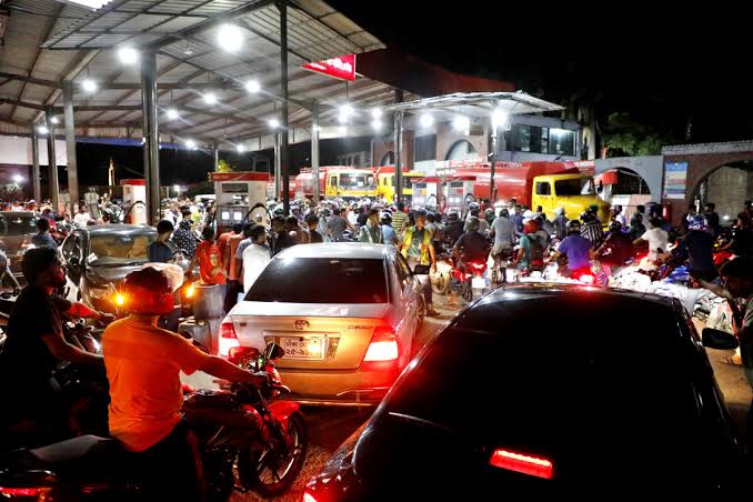 Govt hikes fuel oil prices