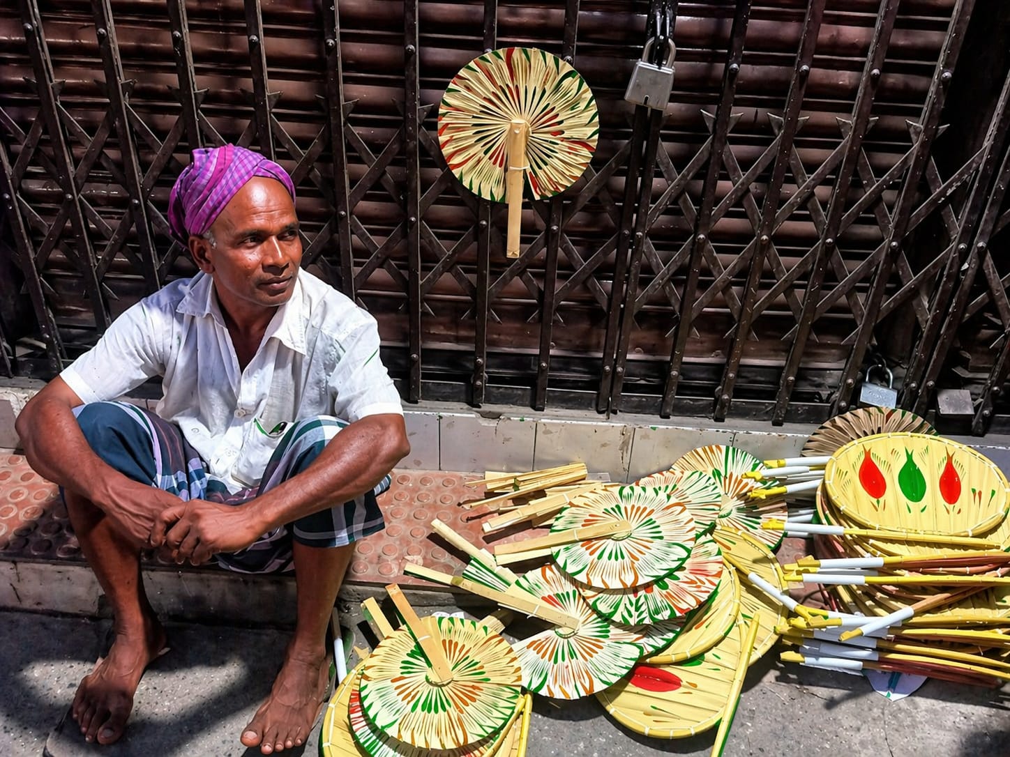 হাতপাখা: ঐতিহ্য, প্রয়োজন ও বর্তমান বাস্তবতা