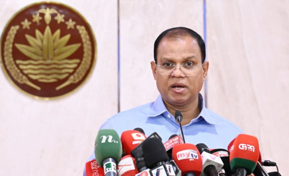 প্রধানমন্ত্রীর অতিরিক্ত প্রেস সচিব রুমনকে নিয়ে হিংসুটেরা ফেসবুকে সরগরম