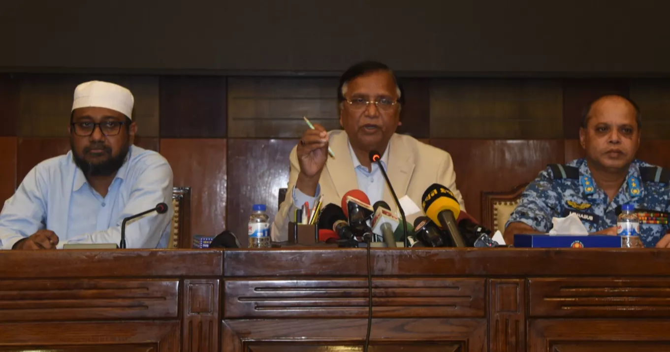 DSCC warns waste contractors of license cancellation if bills exceed Tk100