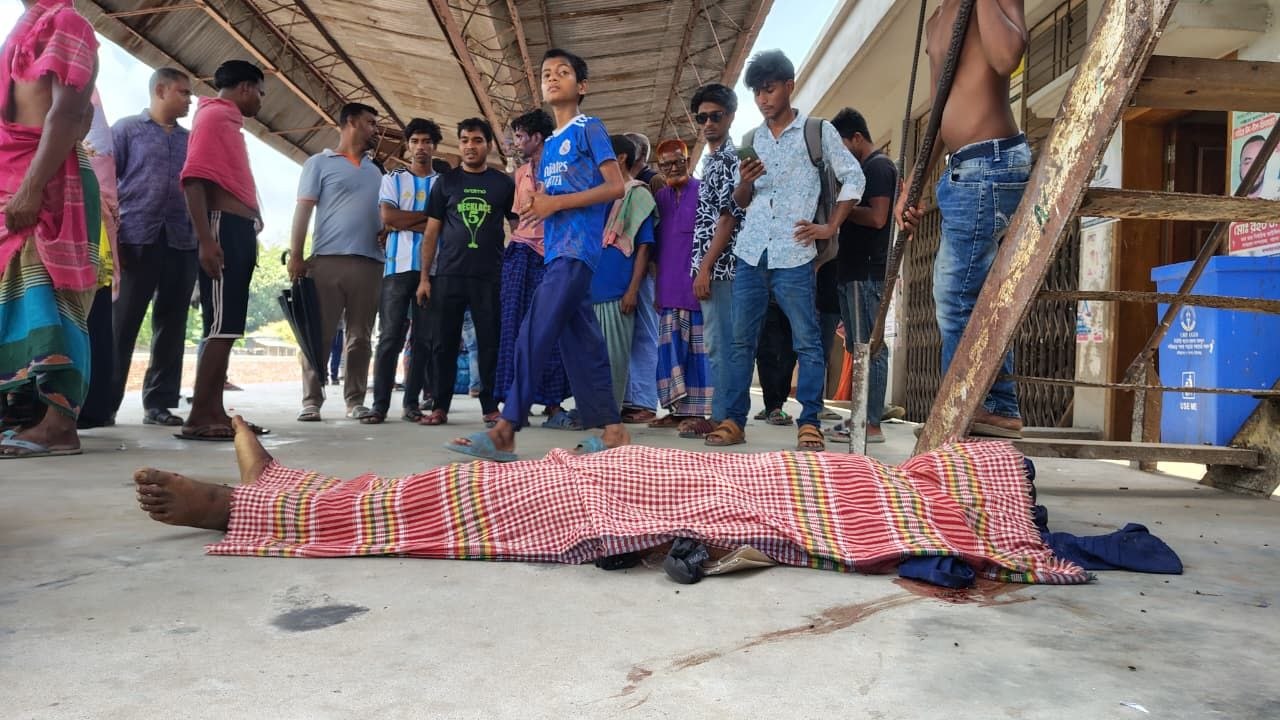 রাজবাড়ীতে রেলওয়ে ব্রিজের সাথে ধাক্কা লেগে এক যুবকের মৃত্যু