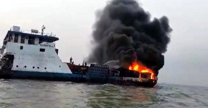 8 trucks burned as ferry catches fire in Meghna