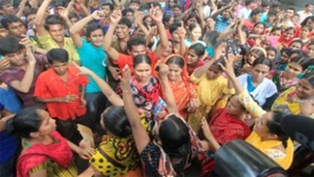 RMG workers block road in Savar demanding arrears