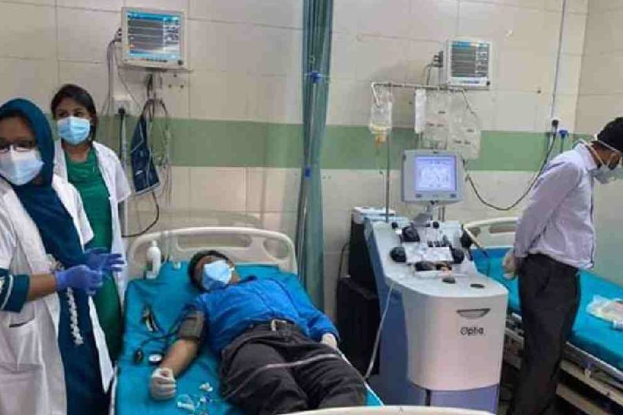 Bangladesh experts advise against using unproven drugs to treat COVID-19