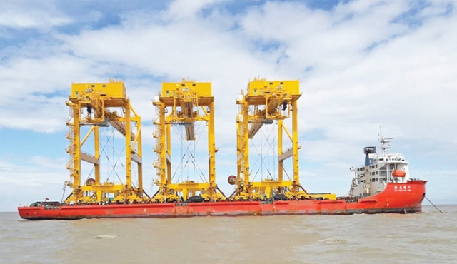Shipping lines turn gearless as Ctg port gets gantry cranes