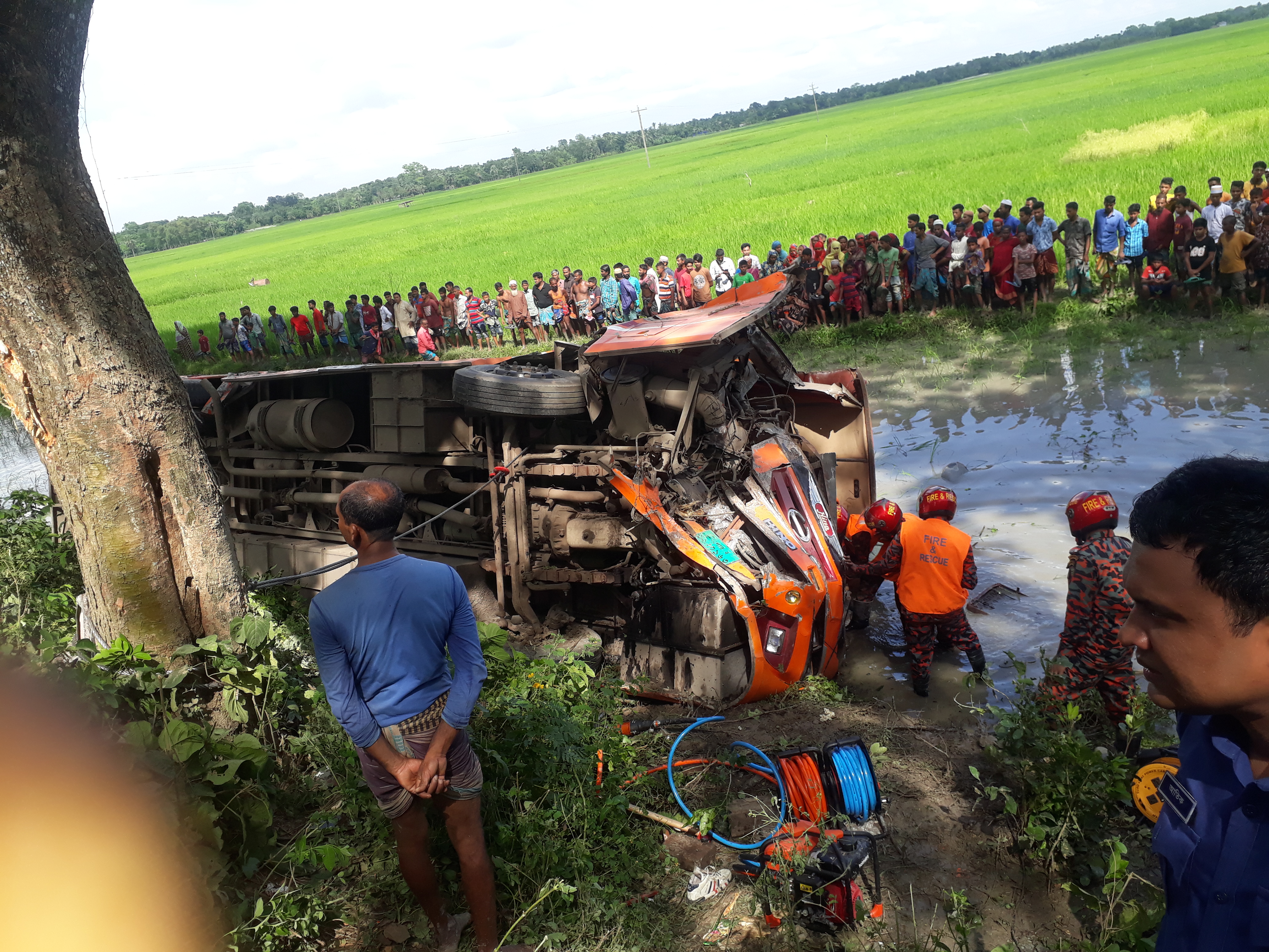 মাগুরায় বাস-মাইক্রোবাস সংঘর্ষে ৪ জনের মৃত্যু