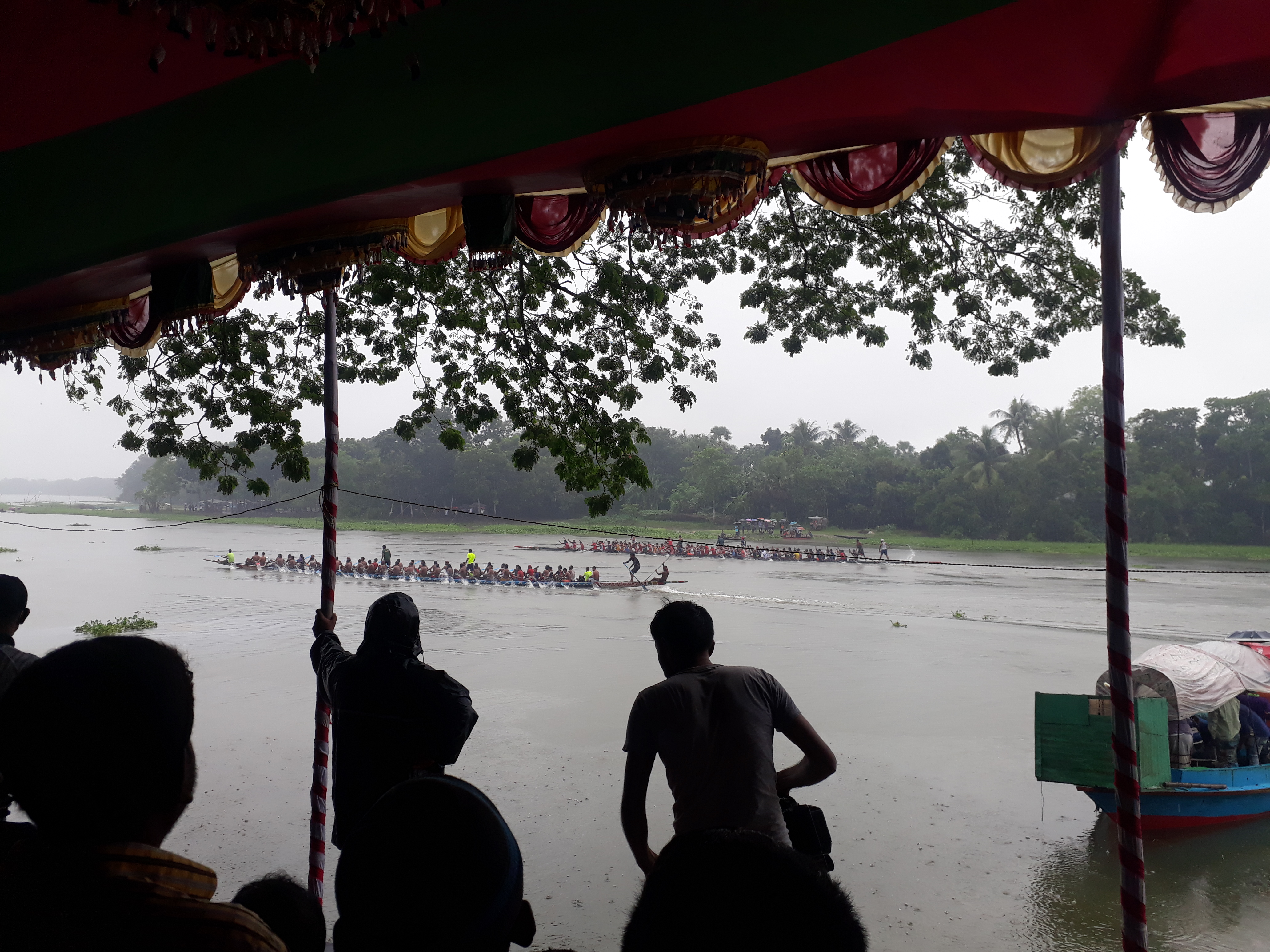 মাগুরায় ঐতিহ্যবাহী শেখ রাসেল স্মৃতি নৌকা বাইচ প্রতিযোগিতা অনুষ্ঠিত