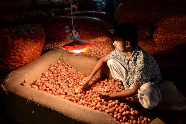 Onion battle takes to air routes