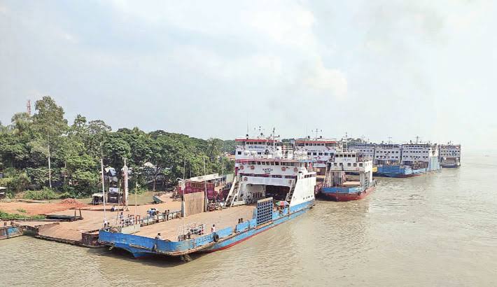 Ferry services on Paturia-Daulatdia route suspended