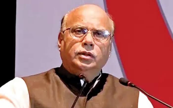 সাবেক স্বাস্থ্যমন্ত্রী নাসিমের অবস্থা সংকটাপন্ন