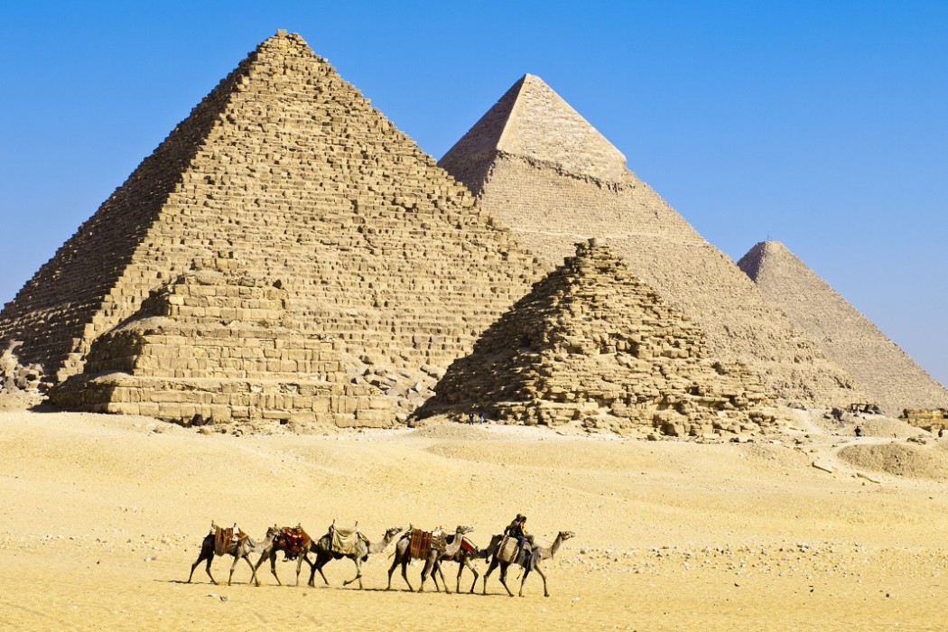 Egypt: pyramids, desert and military rule