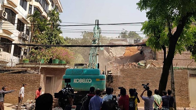 RAJUK demolishes parts of Ha-Meem Group owner’s house in Gulshan