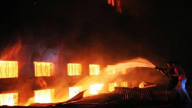 Delhi hotel fire kills 17