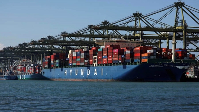 Singapore exports drop most in six years as electronics slump
