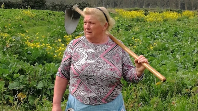 For Trump lookalike, crops mean more than social media fame