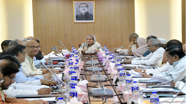 Cabinet okays draft law with new facilities for workers