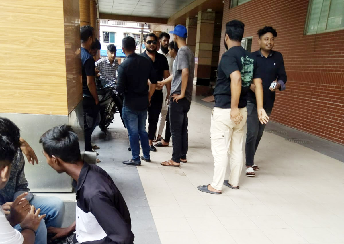 চর দখলের মত শহীদ মনসুর আলী মেডিকেল কলেজ দখল!