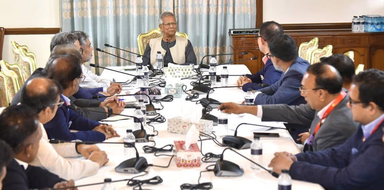 Dr Yunus asks garment manufacturers to help rebuild nation