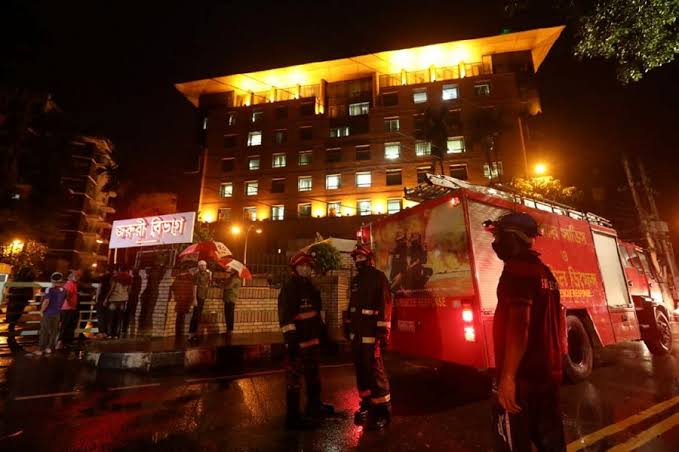 HC orders United Hospital to pay Tk 30 lakh each to 4 fire victims' families