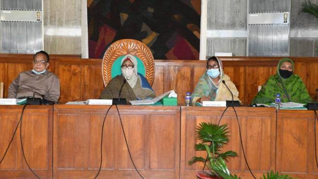 Parliamentary body on power ministry holds meeting without using AC, lights