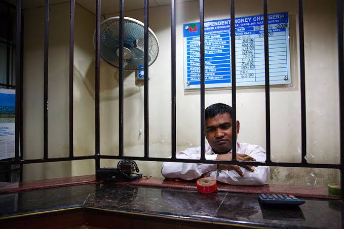 Money changers turn away customers due to limited dollar supply