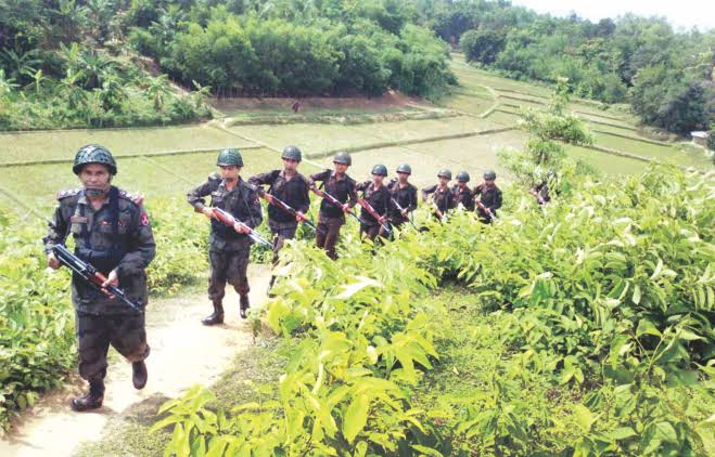 Govt plans to evacuate 300 families amid tensions along Bangladesh-Myanmar border