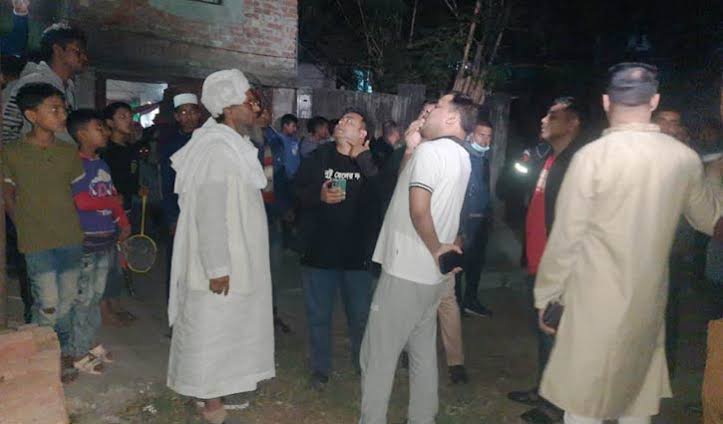 চাঁপাইনবাবগঞ্জে নিজ কর্মীদের হাতে বিএনএম প্রার্থী দুই ঘণ্টা অবরুদ্ধ