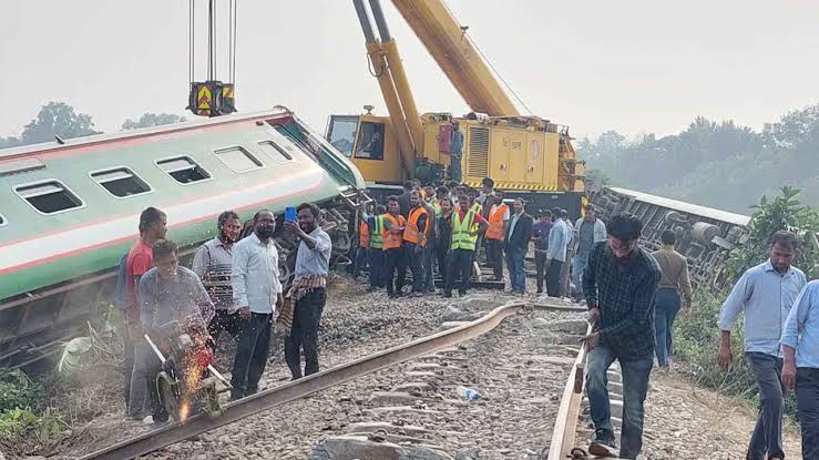 রেলে নাশকতা কেন বেড়েছে, ঠেকানোর উপায় কী? 