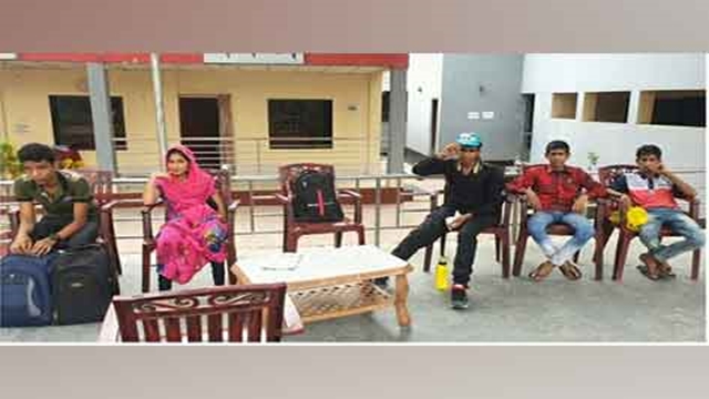 5 Bangladeshi teens return after serving jail in India