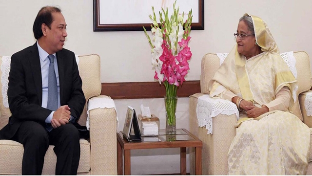Keep up pressure on Myanmar to take back Rohingyas: PM.